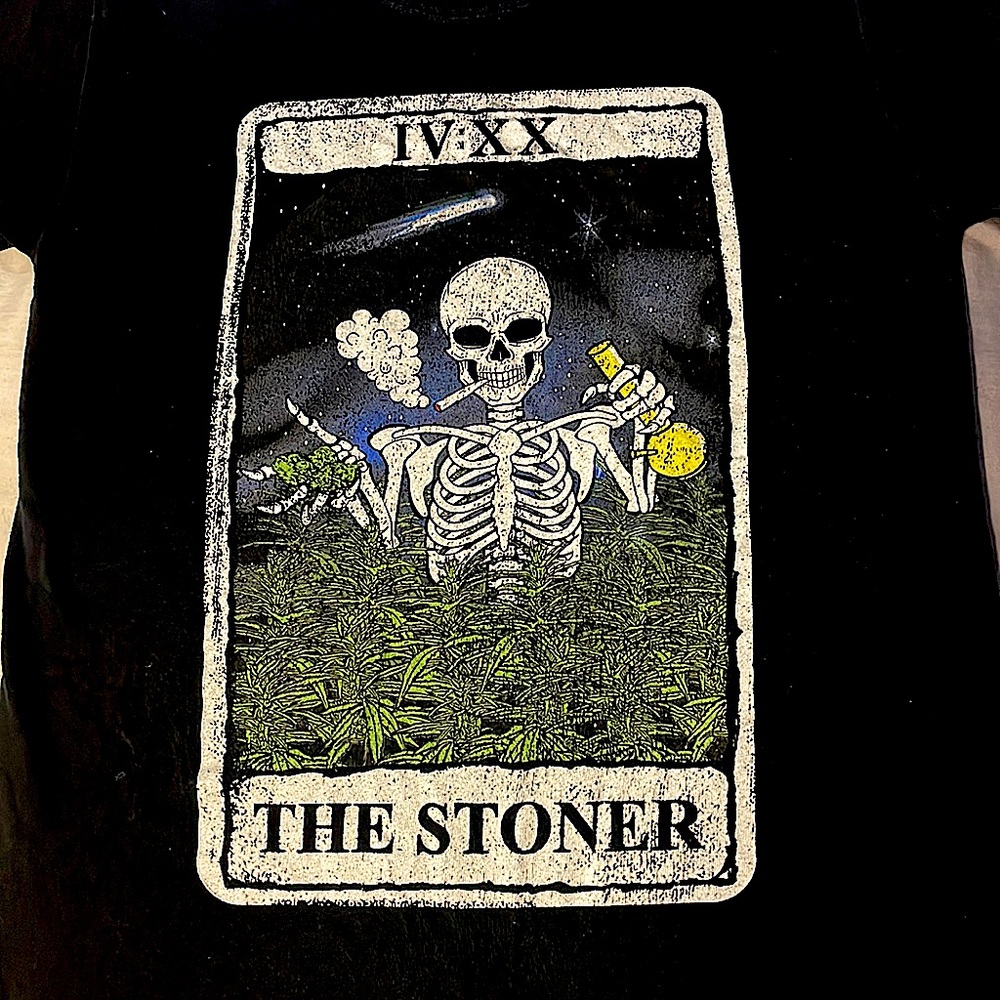 💀 Unisex Black Skeleton “Stoner” Skull Tarot Card Printed T-Shirt 💀